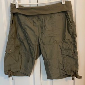 Calvin Klein performance olive Bermuda shorts L